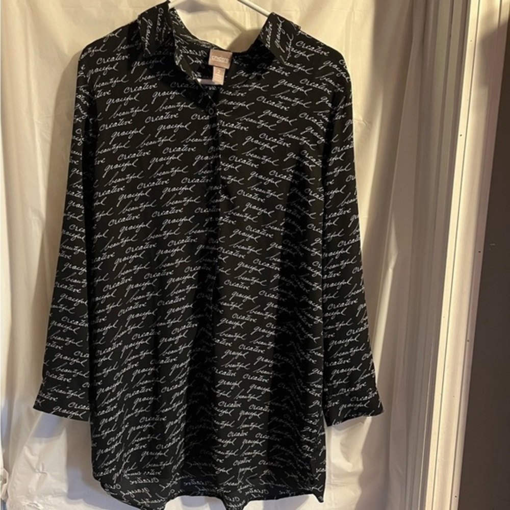 Chico’s Button Front Collared Black Long Sleeve Blouse White Words Size Large